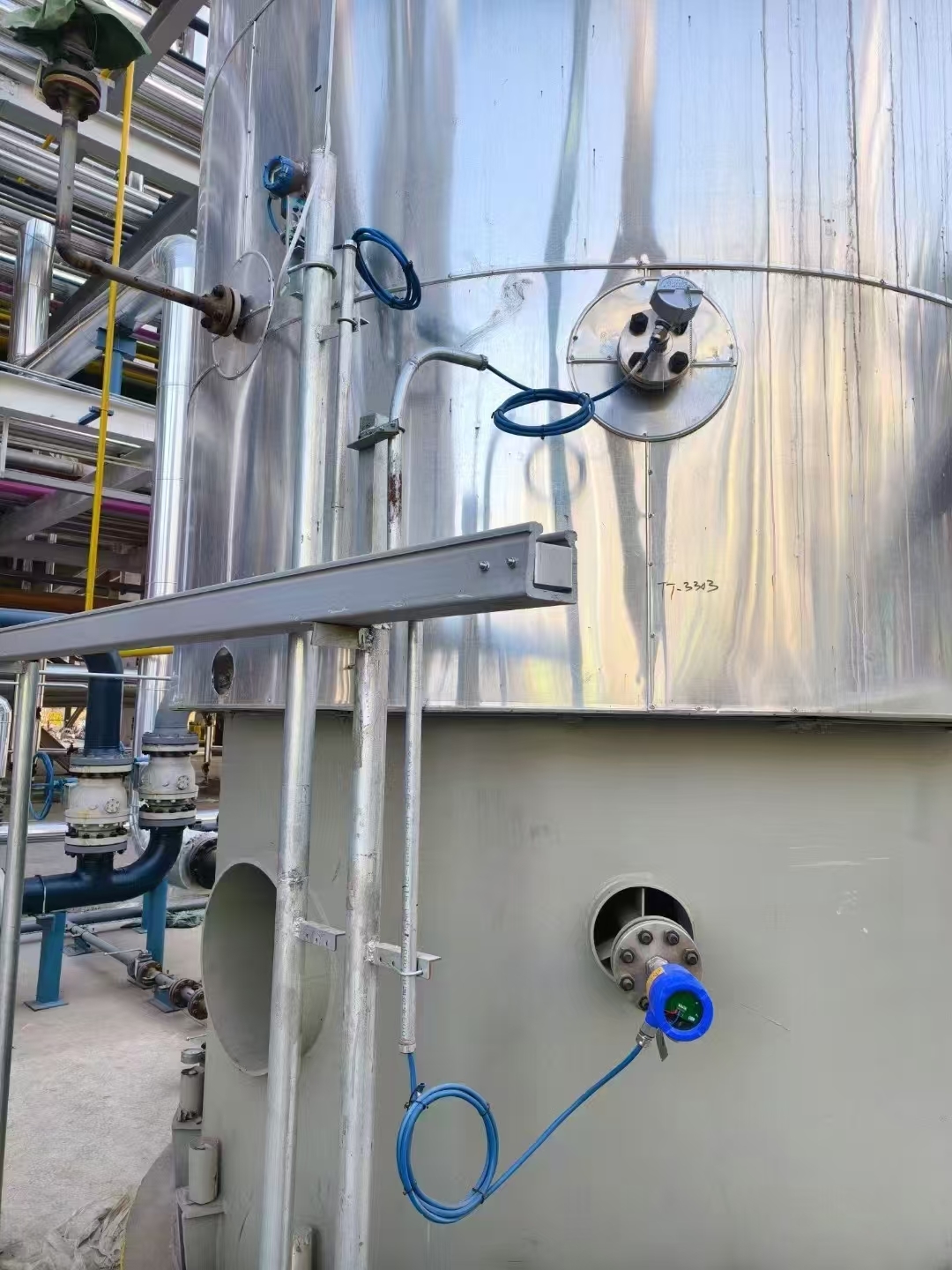 Các trường hợp mới nhất của công ty về Công tắc mức độ ngã ba: Người bảo vệ toàn diện cho phép đo mức độ công nghiệp