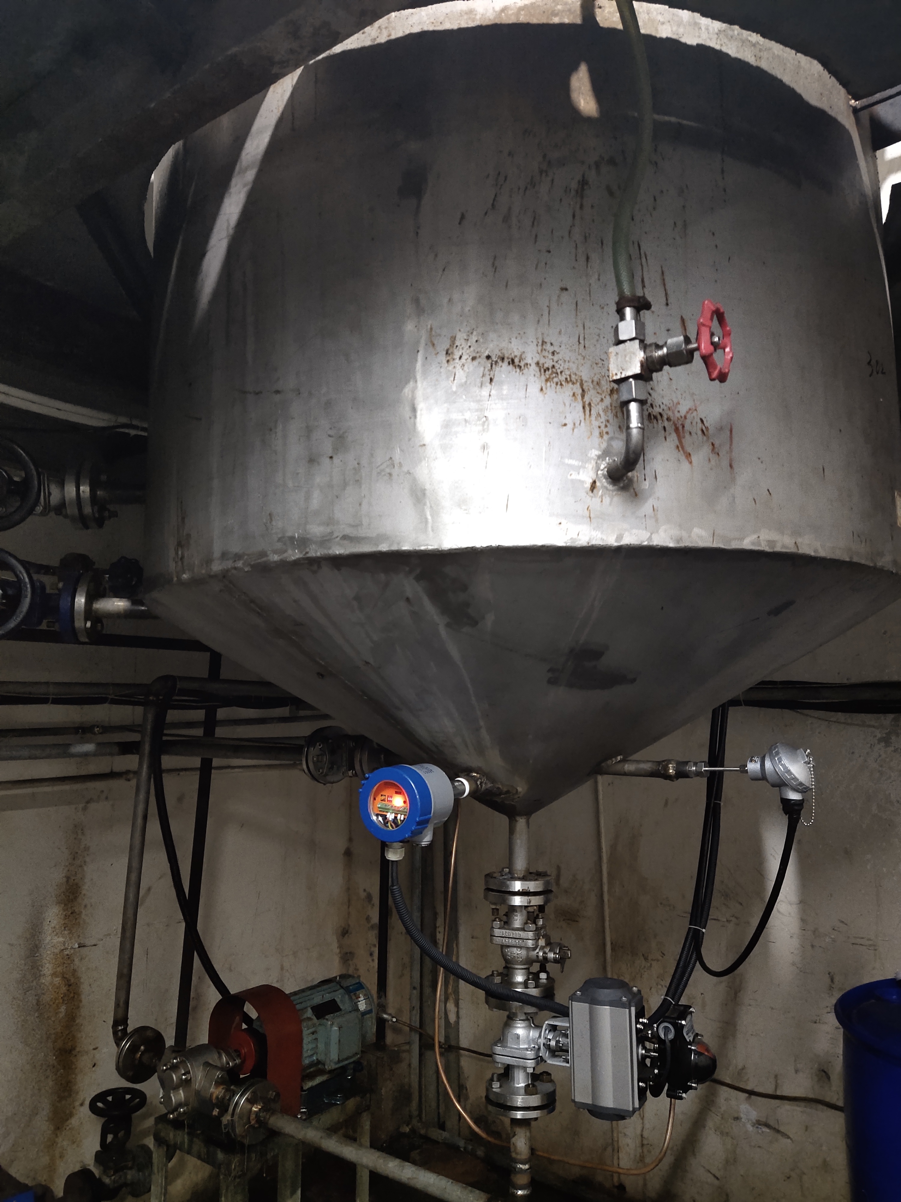 Các trường hợp mới nhất của công ty về  Where Are Tuning Fork Level Switches Used?-100 Questions About Tuning Fork Level Switches